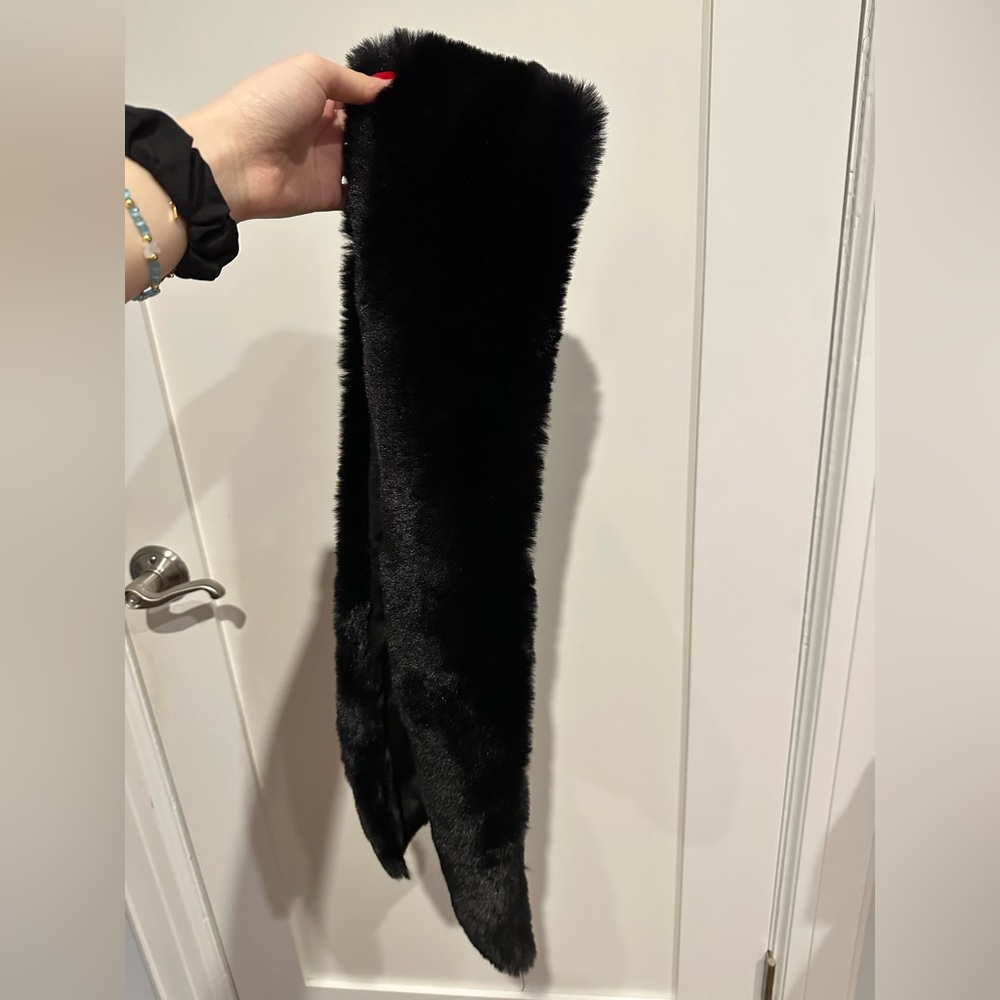 🎊BLACK FRIDAY DEAL🎊 A/C Faux Fur scarf